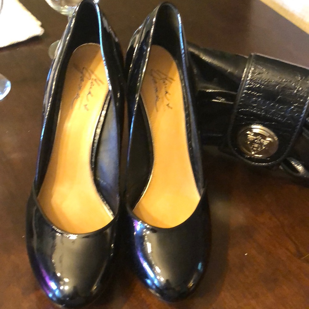 Women’s shoes